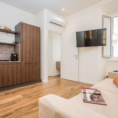 Iv Leoni Guest house 4*