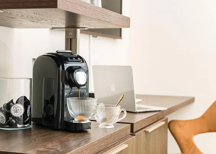 Iv Leoni Πανσιόν